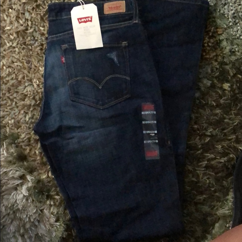 Brand New 553 Mid Rise Boot Cut Levi’s